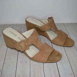 Anne Klein Women's Tan Suede Wedges Size 10M